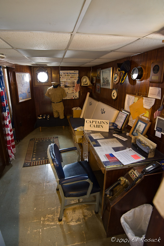 LST-325: Captain's cabin